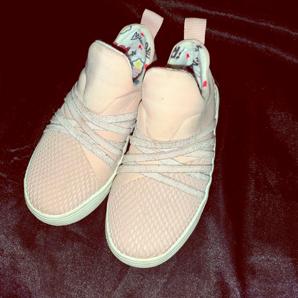 Madden girl size toddler 7 girl shoes/sneakers
